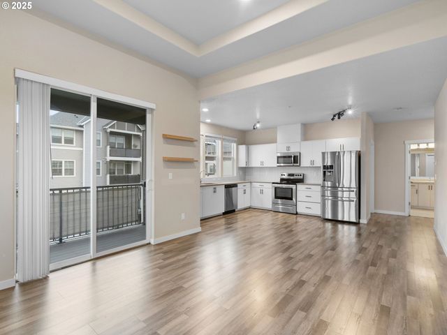 17182 Sw APPLEDALE Rd 405, Beaverton, OR 97007