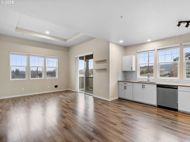 17182 Sw APPLEDALE Rd 405, Beaverton, OR 97007