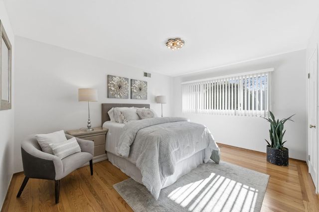 28 Willow Road, Menlo Park, CA 94025