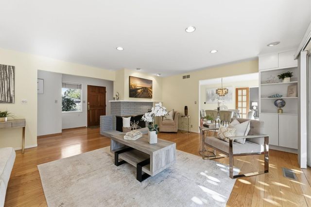 28 Willow Road, Menlo Park, CA 94025