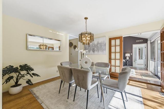 28 Willow Road, Menlo Park, CA 94025