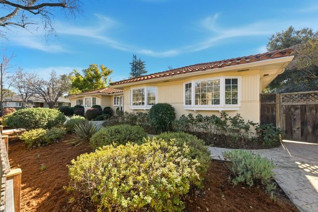 28 Willow Road, Menlo Park, CA 94025