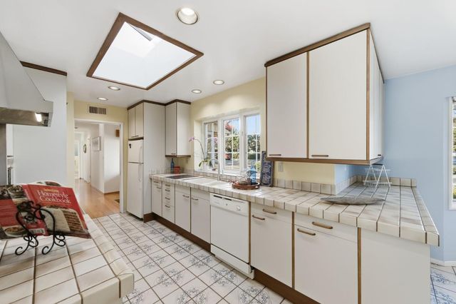 28 Willow Road, Menlo Park, CA 94025