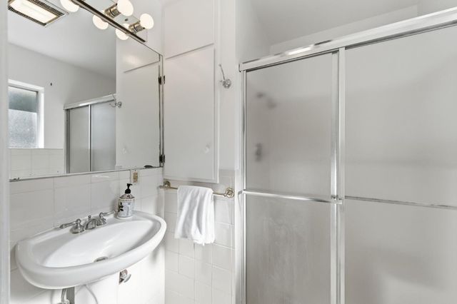 28 Willow Road, Menlo Park, CA 94025