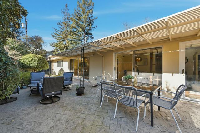 28 Willow Road, Menlo Park, CA 94025