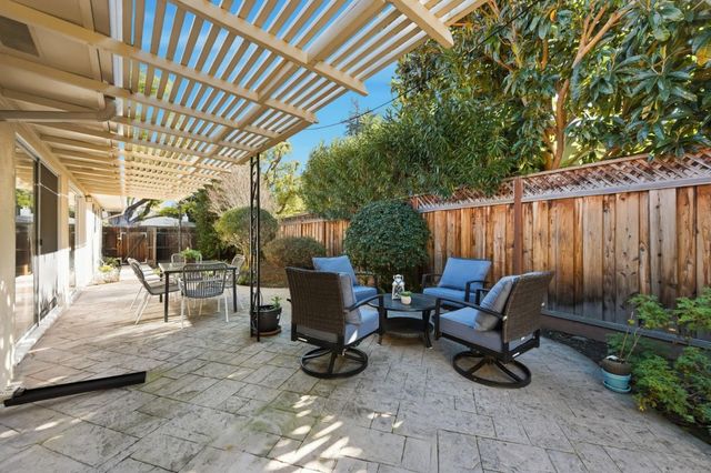 28 Willow Road, Menlo Park, CA 94025