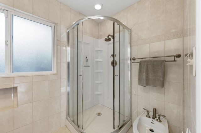 28 Willow Road, Menlo Park, CA 94025