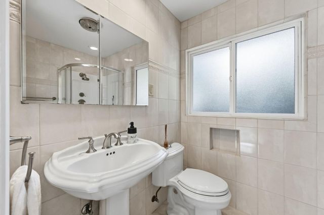 28 Willow Road, Menlo Park, CA 94025