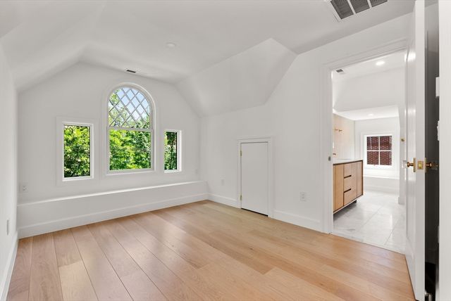 18 Naples Rd, Brookline, MA 02446