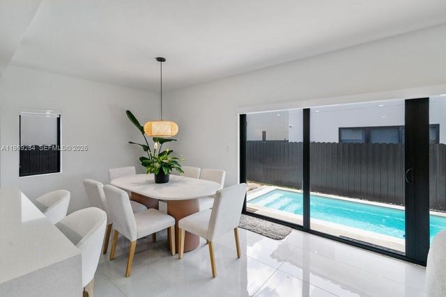 1396 NW 3rd St, Florida City, FL 33034