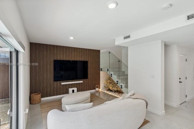 1396 NW 3rd St, Florida City, FL 33034