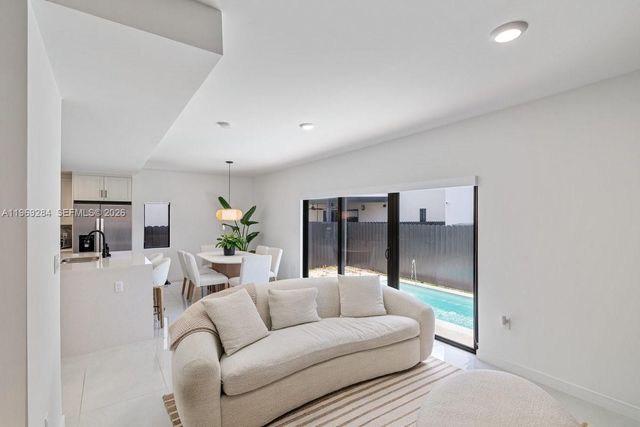 1396 NW 3rd St, Florida City, FL 33034