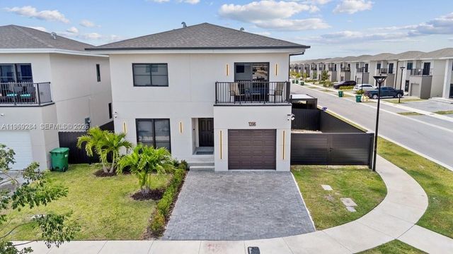 1396 NW 3rd St, Florida City, FL 33034