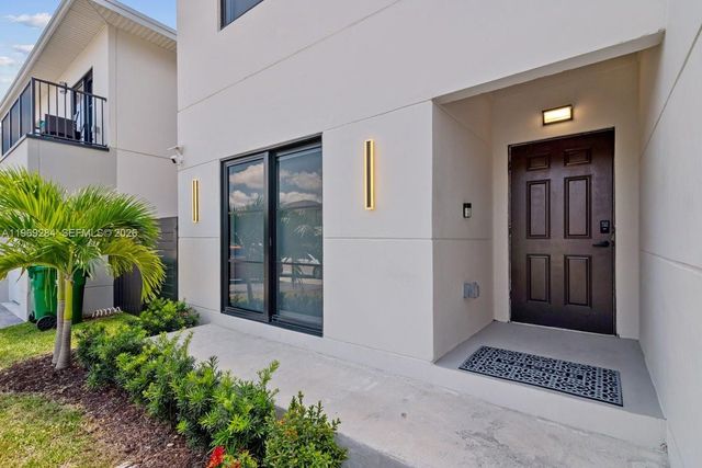 1396 NW 3rd St, Florida City, FL 33034