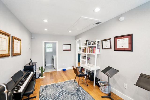 6501 Hickman Ave, Austin, TX 78723