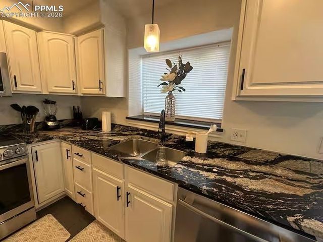 2676 Christopher Terrace, Colorado Springs, CO 80907