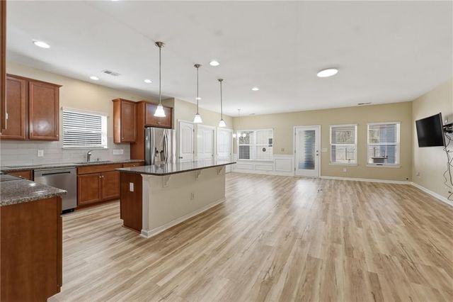 88 Thomaston Street, Newnan, GA 30263