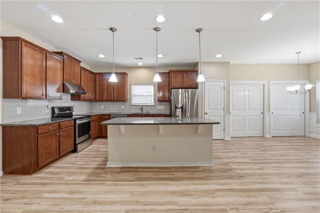 88 Thomaston Street, Newnan, GA 30263