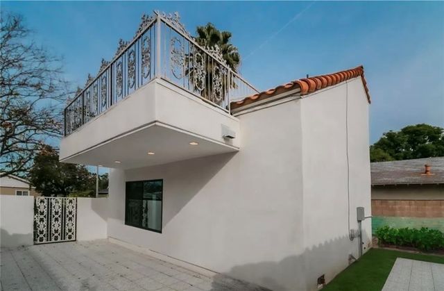 9574 Geyser Avenue, Northridge, CA 91324