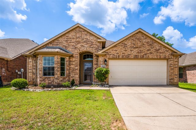 8616 Chisholm Trail, Cross Roads, TX 76227