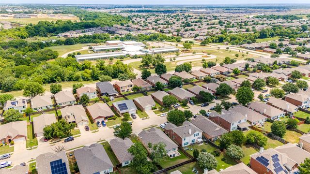 8616 Chisholm Trail, Cross Roads, TX 76227