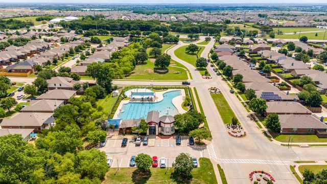 8616 Chisholm Trail, Cross Roads, TX 76227