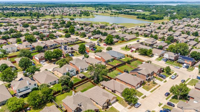 8616 Chisholm Trail, Cross Roads, TX 76227