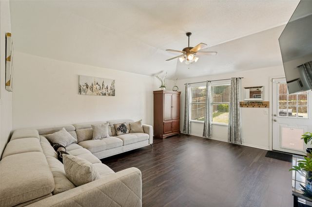 8616 Chisholm Trail, Cross Roads, TX 76227