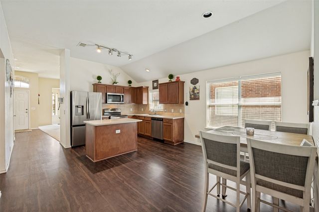 8616 Chisholm Trail, Cross Roads, TX 76227