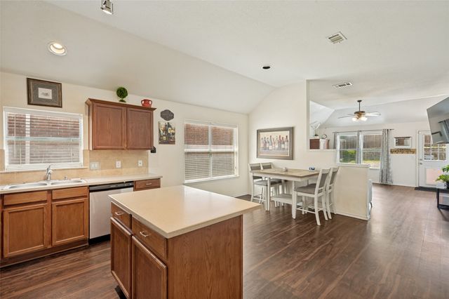 8616 Chisholm Trail, Cross Roads, TX 76227