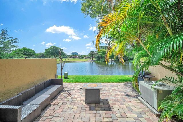 740 E Coco Plum Circle 3, Plantation, FL 33324