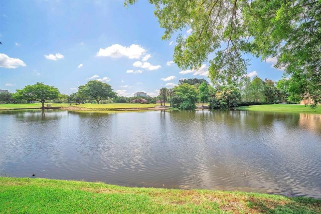 740 E Coco Plum Circle 3, Plantation, FL 33324