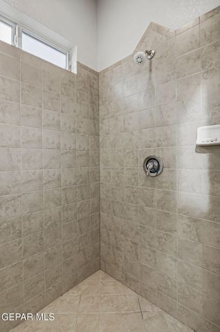 5601 VALLEY MAPLE Drive, El Paso, TX 79932