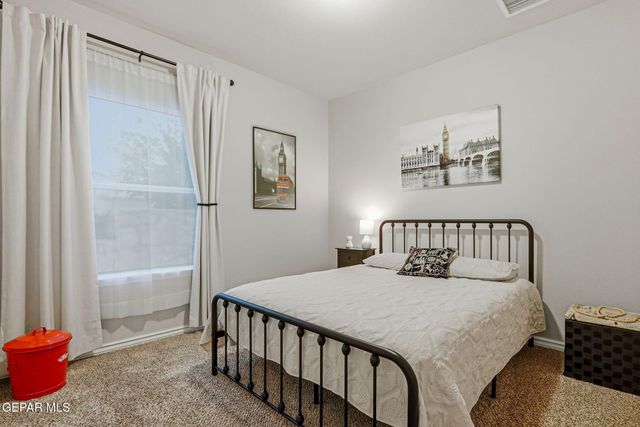 5601 VALLEY MAPLE Drive, El Paso, TX 79932