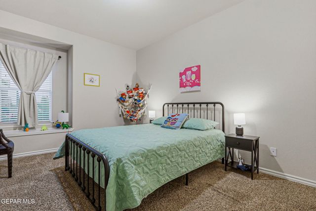 5601 VALLEY MAPLE Drive, El Paso, TX 79932