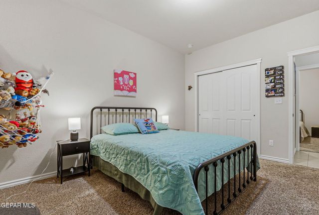 5601 VALLEY MAPLE Drive, El Paso, TX 79932