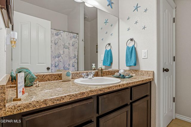 5601 VALLEY MAPLE Drive, El Paso, TX 79932