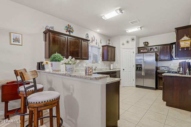 5601 VALLEY MAPLE Drive, El Paso, TX 79932