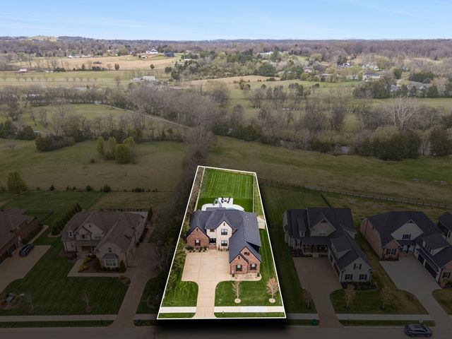 845 Brook Trl, Lebanon, TN 37087