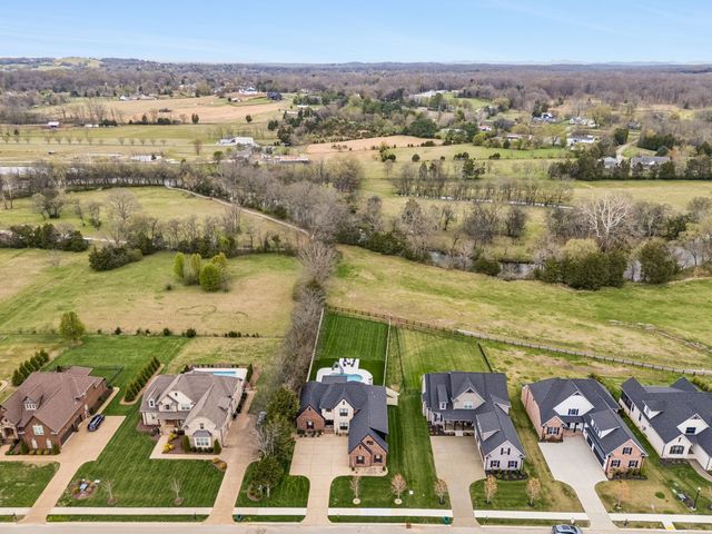 845 Brook Trl, Lebanon, TN 37087