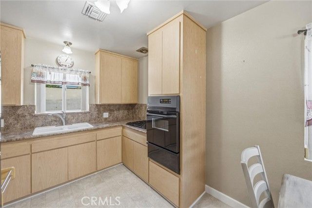 17320 Anastasia, Fontana, CA 92335