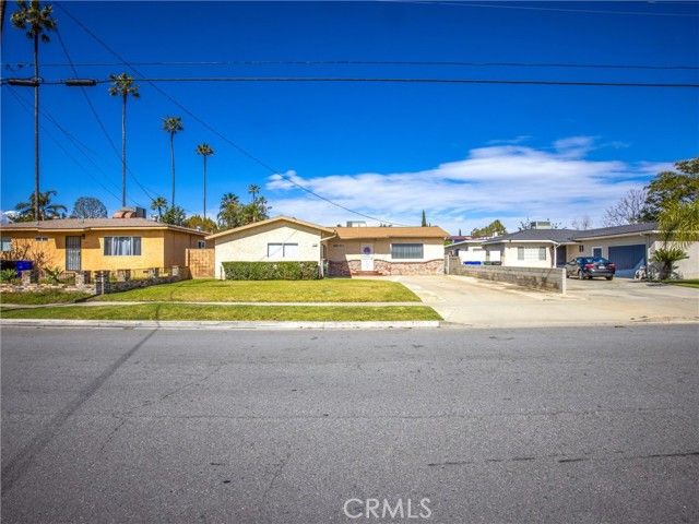 17320 Anastasia, Fontana, CA 92335