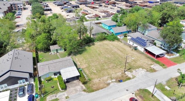 8226 Cannon Street, Houston, TX 77051