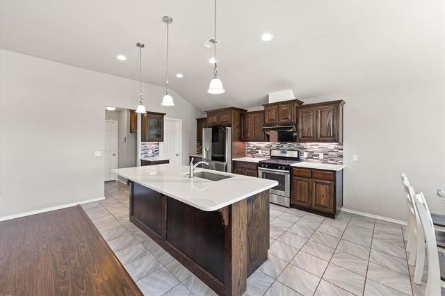 2372 NW 191st Court, Edmond, OK 73012