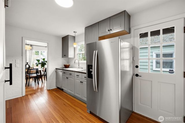 1035 NE 100th Street, Seattle, WA 98125