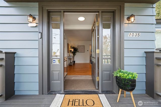 1035 NE 100th Street, Seattle, WA 98125