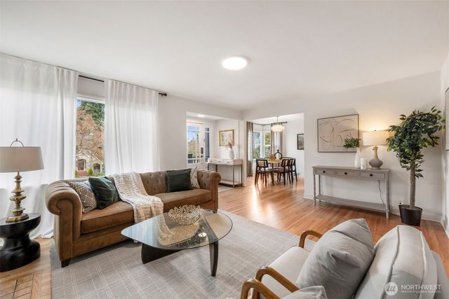 1035 NE 100th Street, Seattle, WA 98125