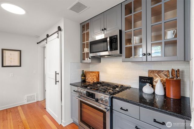 1035 NE 100th Street, Seattle, WA 98125