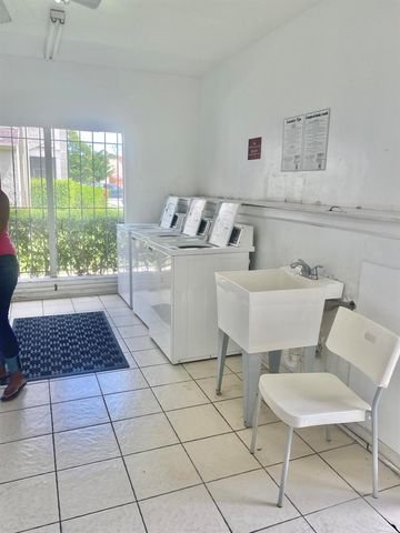 1500 N Congress Avenue B20, West Palm Beach, FL 33401