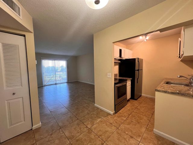 1500 N Congress Avenue B20, West Palm Beach, FL 33401